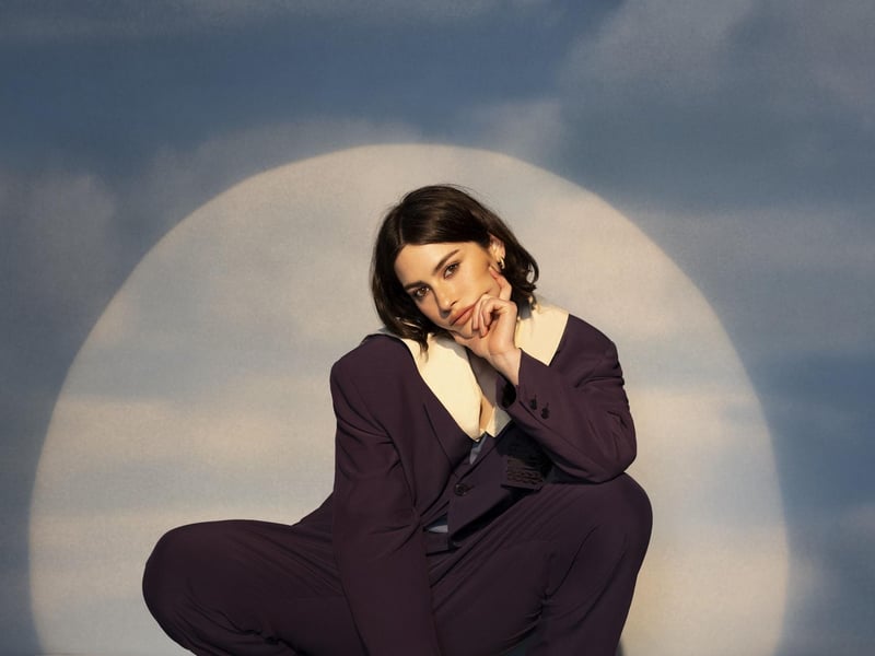 One of the hottest new names in pop, Gracie Abrams, brings her deeply personal and emotionally charged tracks like '21' and 'I Know It Won’t Work' to the Motorpoint Arena on March 3 2025.