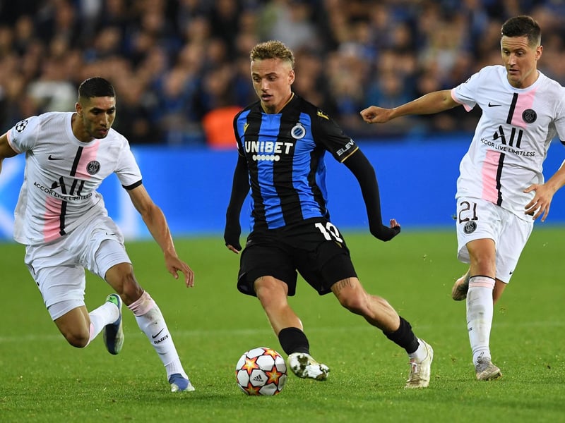 Amid links fresh links with Arsenal, reports have suggested that Leeds United still hold an interest in Club Brugge's versatile forward Noa Lang. The 22-year-old has scored four goals and made as many assists already this season, and impressed in his side's 1-1 Champions League draw with PSG. (Football Insider)
