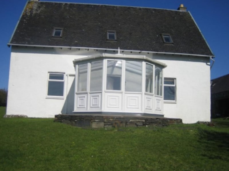 The accomodation includes three bedrooms that sleep up to six island castaways.