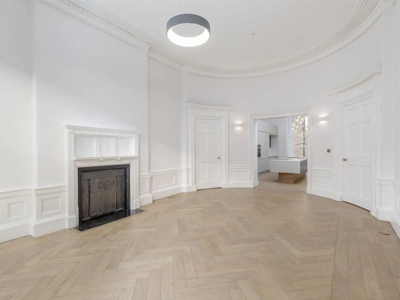 Sitting room.