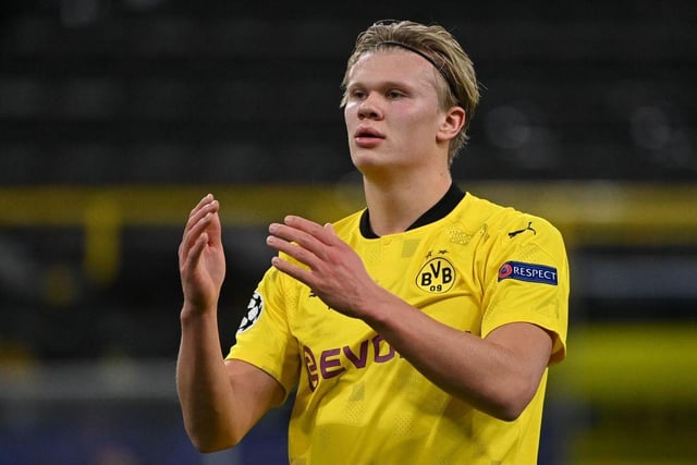 Borussia Dortmund striker Erling Haaland, has been tipped to join Liverpool by RB Salzburg sporting director Christoph Freund. (Sky90 via Daily Star)