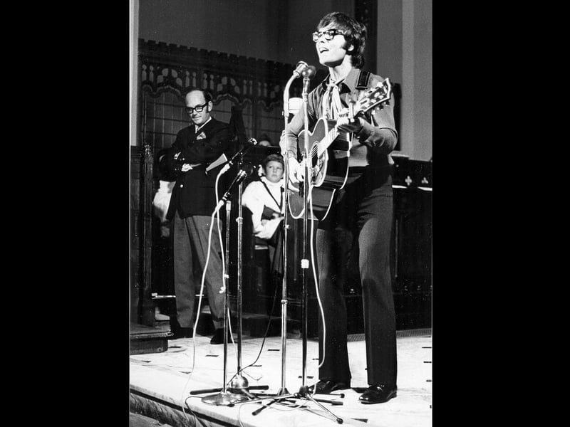 Cliff Richard at St Judes Church, Southsea, September 1970. The News PP73