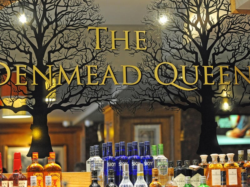 Located in Queens Parade in Waterlooville this pub has a 3.9 star out of five rating based on 981 reviews on Google. One reviewer wrote 'Great atmosphere, food and drinks'.