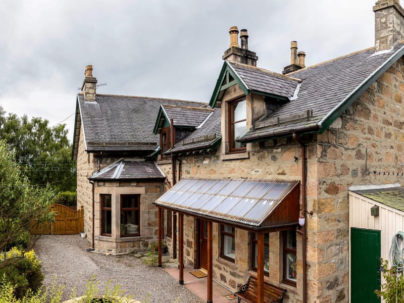 Exterior of CopperBroc Cottage