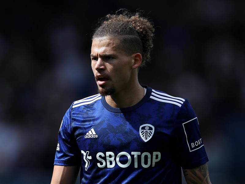 Manchester City manager Pep Guardiola is desperate for the club to sign Leeds United star Kalvin Phillips. However, it could be next summer before any bid is made for the England midfielder (Fichajes)