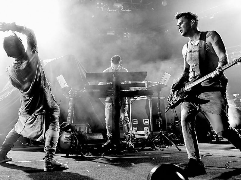 The influential electronic music pioneer Gary Numan will take the stage at O2 Academy Leeds on November 14, 2025. Prepare for a mesmerizing performance filled with his iconic synth-driven sound and enigmatic stage persona. 📍55 Cookridge St, Leeds LS2 3AW