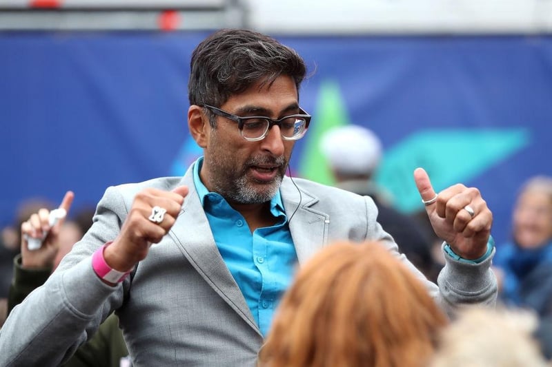 Best known as Navid from Still Game, Sanjeev Kohli initially went to the University of Glasgow to study Medicine, but changed course to study Mathematics, gaining a first-class degree in 1992, and subsequently studied for a PhD.