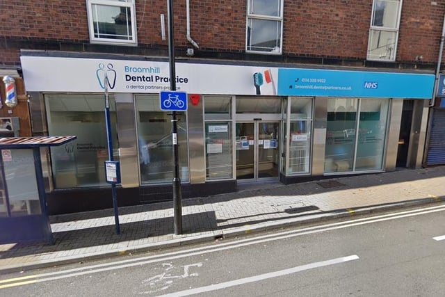 This dentist received 60 five star reviews from NHS patients. They also had three four star reviews, one three star review and three two star reviews.