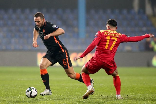 Everton have joined the race to sign Inter Milan central defender Stefan de Vrij in 2022 after he was allegedly offered to Newcastle United. (90min)
 
(Photo by Filip Filipovic/Getty Images)