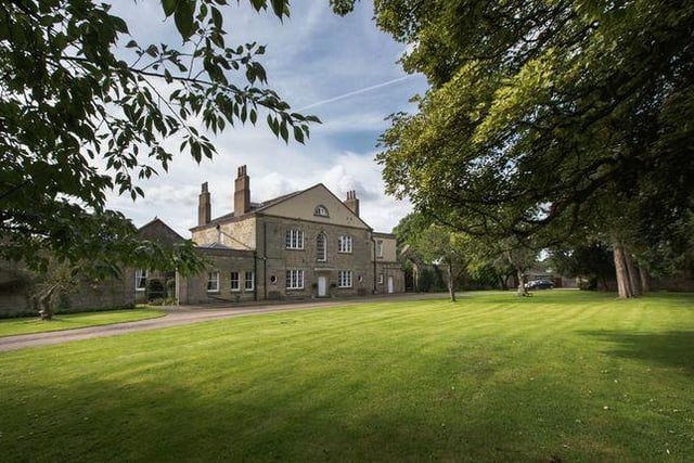 This eight bedroom country house has a games room, breakfast room and a swimming pool in a summer house.