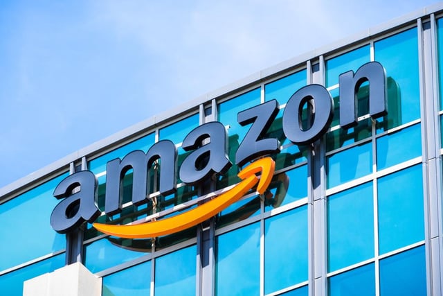 Adecco is supporting Amazon in fulfilling orders this festive period, and looking to hire full time Warehouse operatives in Milton Keynes. Hourly pay rates: £10.80 per hour plus £1 per hour night shift premium (total hourly pay £11.80). Apply here: bit.ly/2IOhQ9s (Photo: Shutterstock)