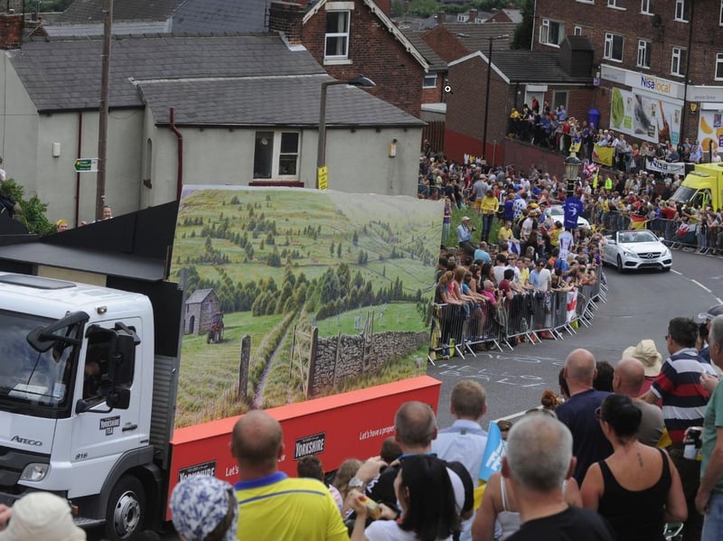 There was a long wait before the riders arrived when lots of support vehicles passed through, as seen here on Jenkin Road.