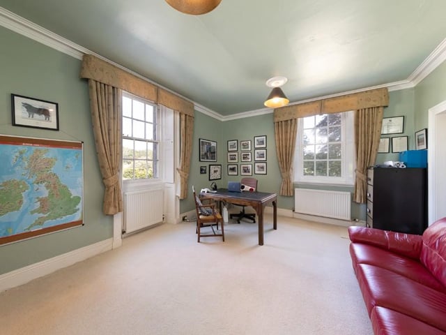 Office / bedroom.