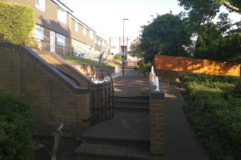 A paved bank running between Claudius Court and Hedley Close in the Lawe Top area. There are various local stories as to how it got its name, and some say it is haunted by the ghost of a murdered woman called Meg.