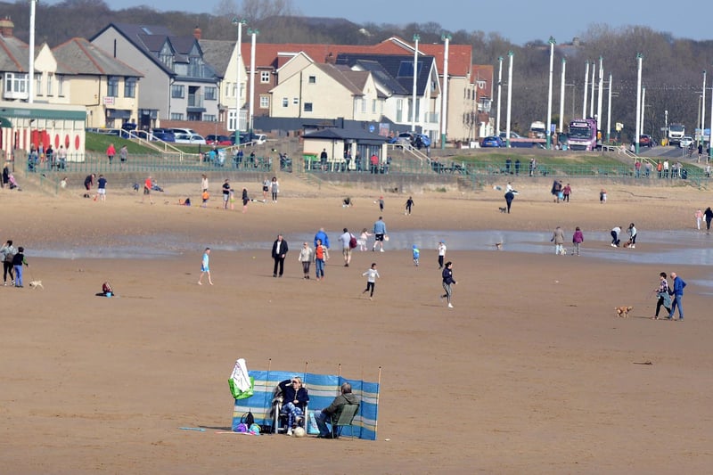Visitors of all ages at Seaburn to take advantage of the sunshine and warm weather.