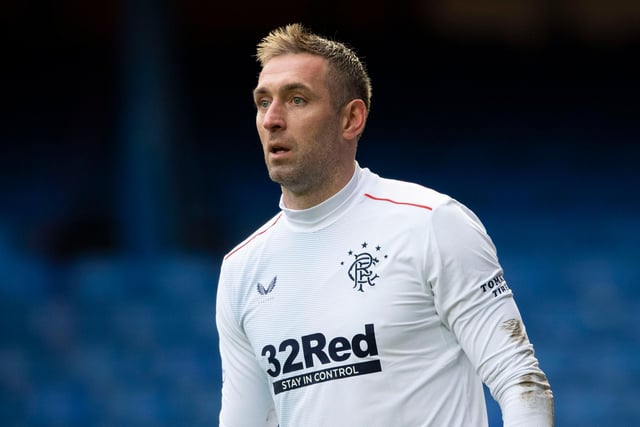 Rangers are understood to be planning to offer veteran goalkeeper Allan McGregor a new contract ahead of January. (Football Insider)