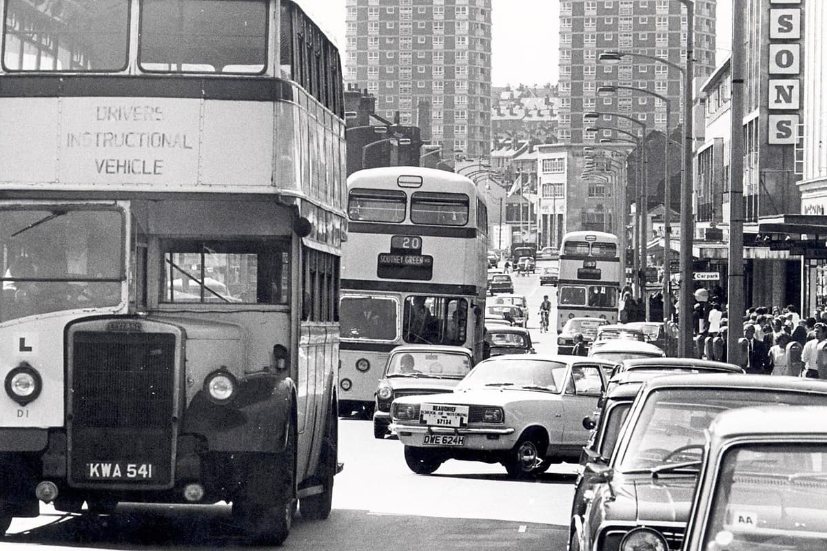 Sheffield im Rückblick: Ein Blick zurück auf die verkehrsreiche Innenstadt ...
