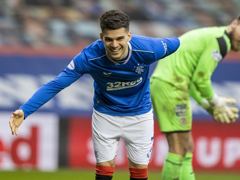 The touch of finesse to a strong team performance. Stroked in the third and adds the technical touch in the front-line to complement Morelos' goal-scoring and Kent's aggressive running.