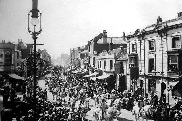 The circus arriving in Commercial Road, looking south 1902. Possibly All Saints Street to the left.