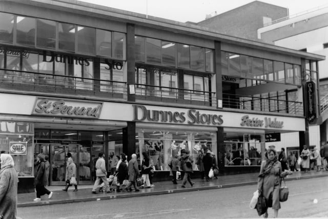 Sheffield, 5th February 1991

Town centre showing Dunnes Stores.