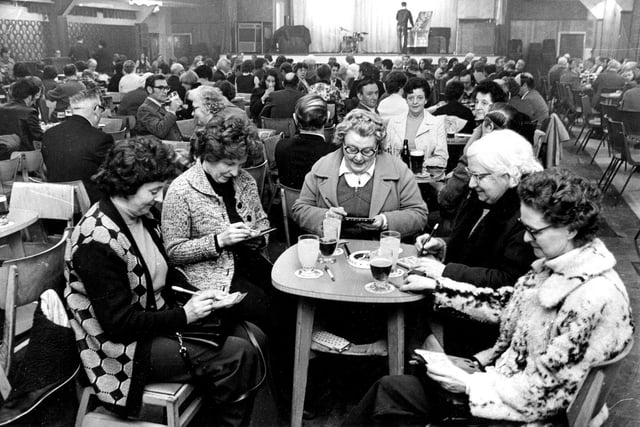 Eyes down for a game of bingo at this Working Men's Club in 1977, but does anyone know where it is?