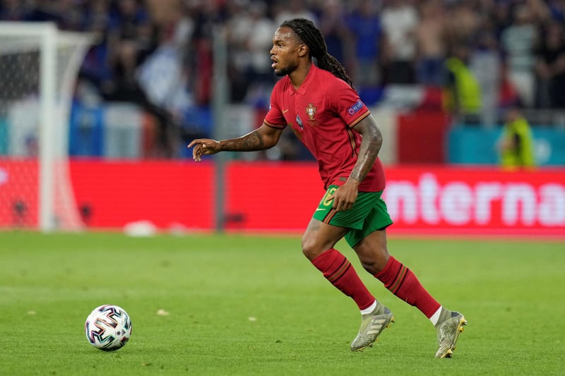 Barcelona have been named favourites to sign ex-Swansea City midfielder Renato Sanches, who played on loan for the Welsh side back in 2017. He's now reignited his career with Ligue 1 outfit OGC Lille, and was part of Portugal's Euro 2020 squad. (SkyBet)
