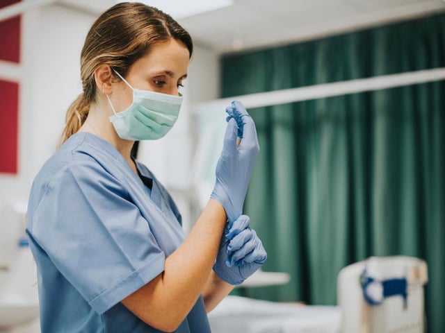 In the week ending 30 August, there were three new patients admitted to intensive care who ever had Covid-19.