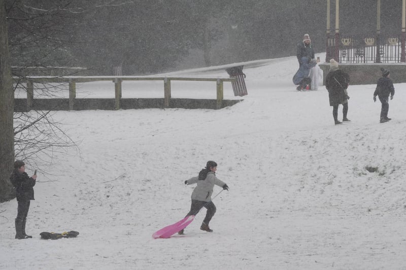 People were seen playing the snow at Barnes park this afternoon.