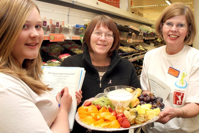 Emma Wasylenko aged 13 is pictured with her mum Vicki Wasylenko at Sainsburys on a healthy eating course with Sally Craike in 2008