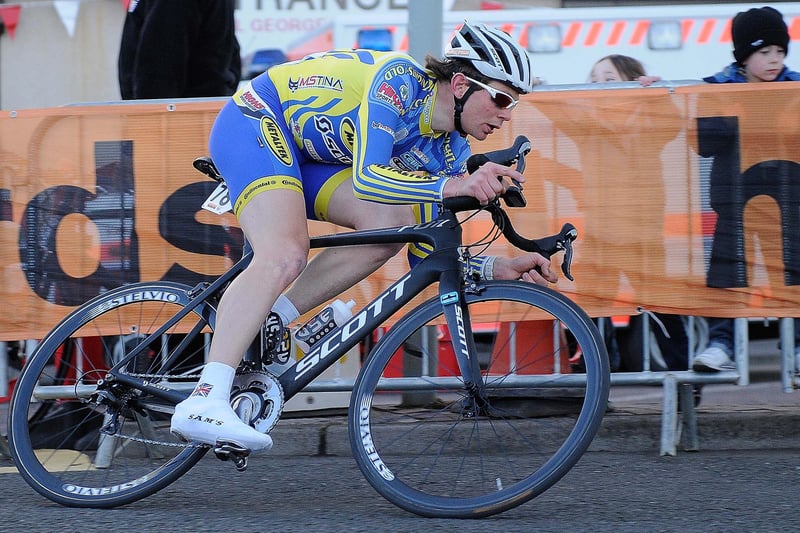 Up close - one of the cyclists in action (Pic: Neil Doig/Fife Free Press)