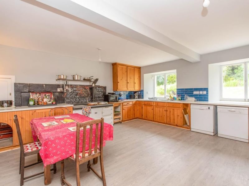 Kitchen 1.