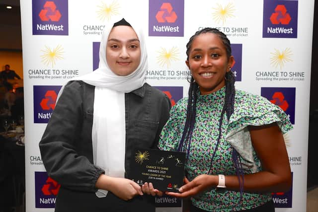 Zoeya Ahmed from Sheffield won the Young Leader of the Year Award at the Chance to Shine Awards.  She received her award from Chance to Shine trustee, Ebony Rainford-Brent.