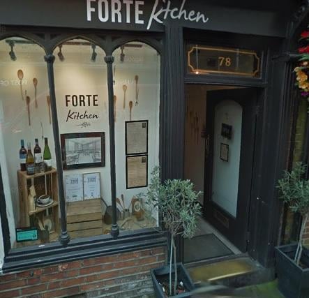 Tucked away on Parchment Street in Winchester, Forte KItchen serves some of the best fish and chips in Hampshire. It has a 4.5 star rating on Tripadvisor based on 717 reviews.