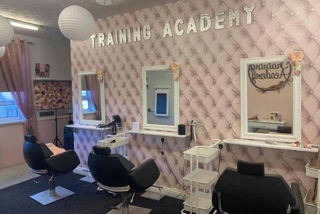 Jennifer Hulme said: "It's the best salon ever! I wouldn’t go anywhere else other than Envy Hair, Beauty & Training Academy."