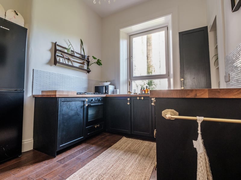 Fully fitted kitchen