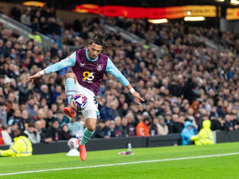 Fouls: 2.4; Tackles: 1.3; Overall rating: 6.93