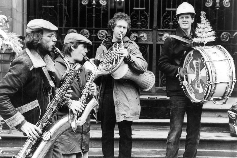 Sheffield Street Band play on the Town Hall steps in aid of striking miners on December 21, 1984. Ref no: s22873