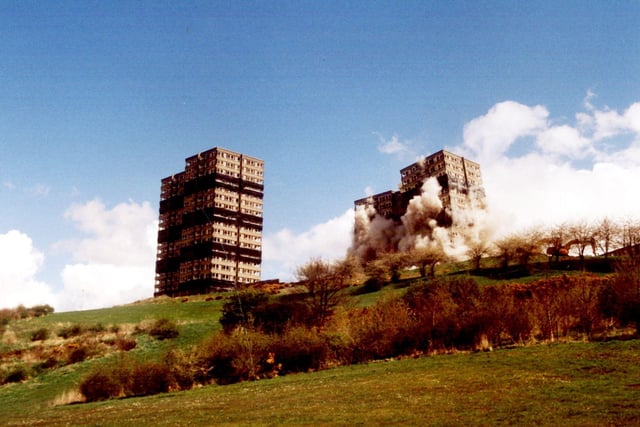 Demolition of Talbot (left) and Cliffe Blocks, Kenninghall Mount, Park Grange Road, Norfolk Park, Sheffield on April 29, 2001. Ref no: v01565