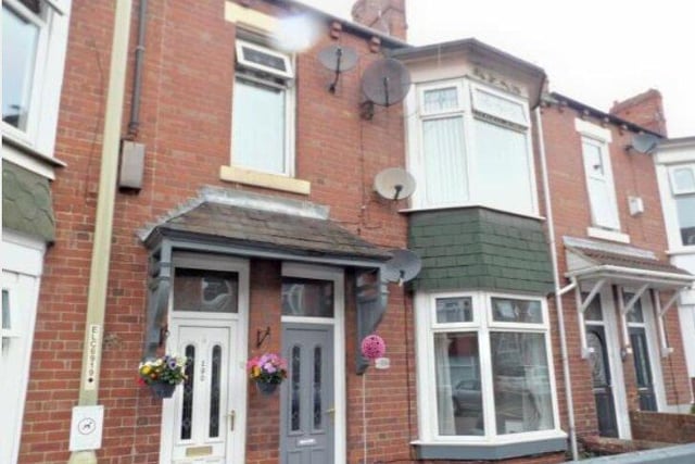 This two bedroom lower flat in the popular Birchington Avenue also has its own yard. Picture: Rightmove.