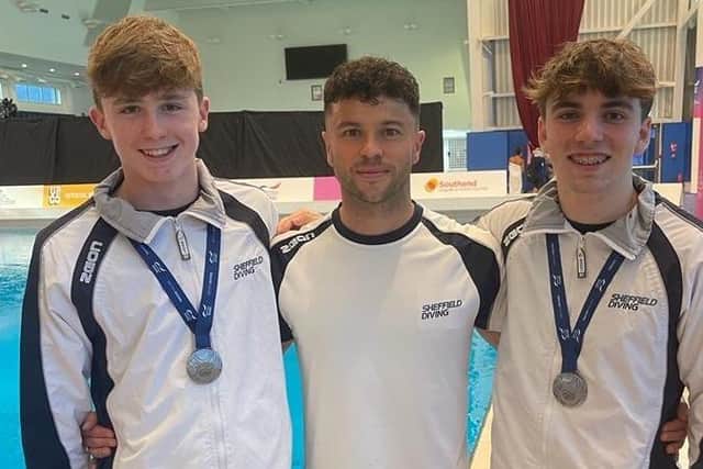 Sheffield Diving's head coach Tom Owens (centre) with Oscar Willcox (left) and Arthur Turner-Rowe.