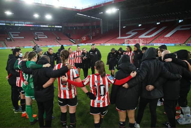 Luke Turner talks to the Blades after the game yesterday. Picture: Sportimage