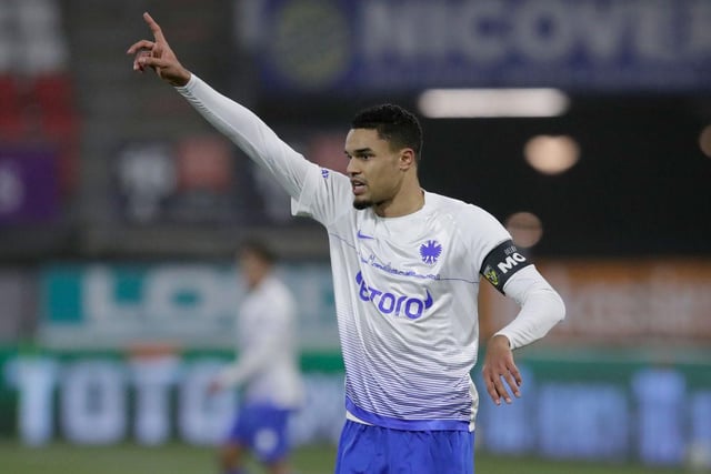 Danilho Doekhi is being tracked by Rangers with a view to a possible pre-contract agreement or January move. The Dutch defender is in the final month of his contract with Vitesse Arnhem and is unlikely to sign a new deal. The Ibrox side will face competition from the likes of Napoli and Dinamo Zagreb. (de Gelderlander)