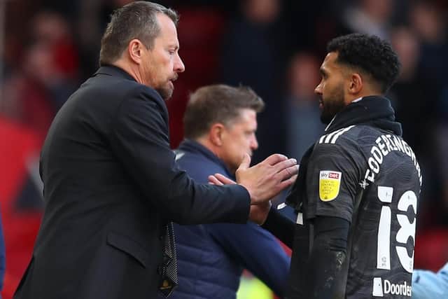 Slavisa Jokanovic manager of Sheffield United greets Wes Foderingham after the Coventry City draw: Simon Bellis / Sportimage