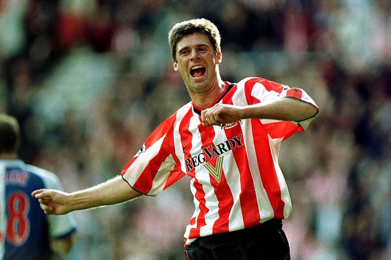 Sunderland fans had to wait until late in the day in December 1997 but finally they were rewarded as Niall Quinn was able to coolly dispatch Lee Clark’s cross to send the away end delirious and extend what would end up being a 16-game winning run in the league.  Mandatory Credit: Clive Mason/ALLSPORT