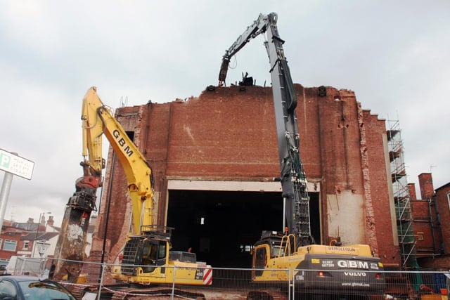 Work started on the external demolition of the Doncaster Odeon and a new piece of telescopic demolition equipment - one of only three in the UK - was brought in to get the job done in 2009