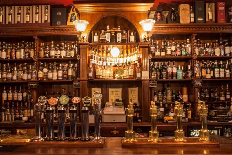 Address: 80 W Bow, Edinburgh EH1 2HH. Rating: 4.6 out of 5 (1,549 reviews). What people say: "Great service from knowledgeable staff and great selections of beer and whisky."