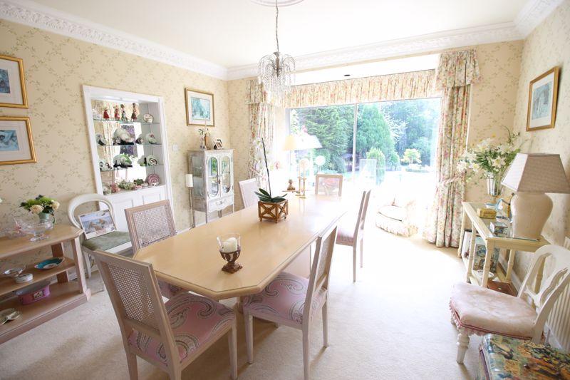 Dining room.
