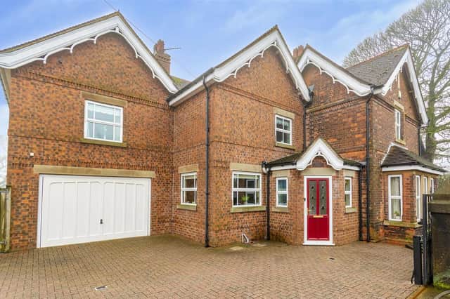 Standing proud in a sought-after area in Berry Hill is this impressive five-bedroom detached home which has been beautifully presented throughout.