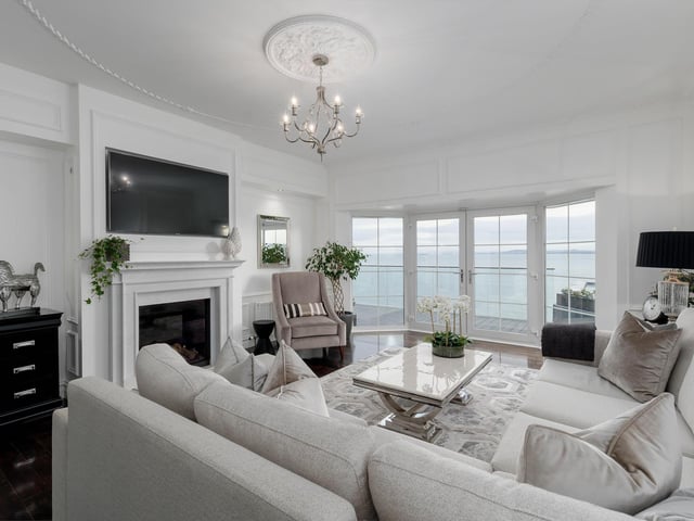 Sitting room.