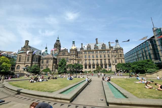 A new circular bus service is now connecting up key destinations in Sheffield city centre, including the Town Hall